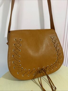 VIOLETTA Women's Tan Crossbody Bag with Lace-Stitch Accent